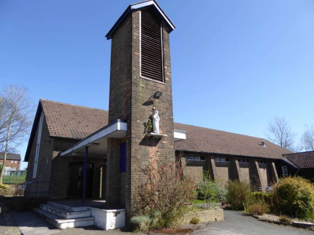 Photo: The Church of the Holy Rosary, Oldham, Lancashire (Modern Moocher)